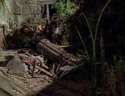 extant_XenaWarriorPrincess_2x14-ANecessaryEvil_02841