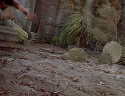 extant_XenaWarriorPrincess_2x14-ANecessaryEvil_02993