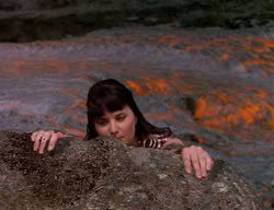 extant_XenaWarriorPrincess_2x14-ANecessaryEvil_03245