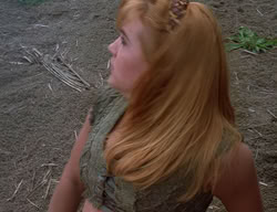 extant_XenaWarriorPrincess_2x14-ANecessaryEvil_03246