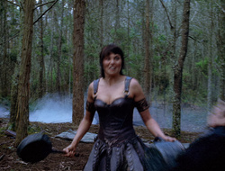 extant_XenaWarriorPrincess_2x15-ADayintheLife_00065