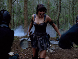 extant_XenaWarriorPrincess_2x15-ADayintheLife_00068