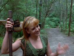 extant_XenaWarriorPrincess_2x15-ADayintheLife_00259