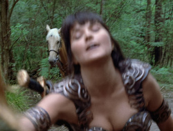 extant_XenaWarriorPrincess_2x15-ADayintheLife_00299