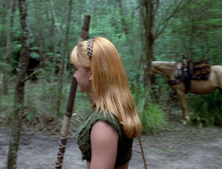 extant_XenaWarriorPrincess_2x15-ADayintheLife_00359