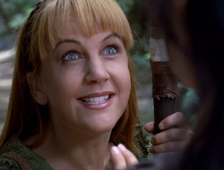 extant_XenaWarriorPrincess_2x15-ADayintheLife_00528