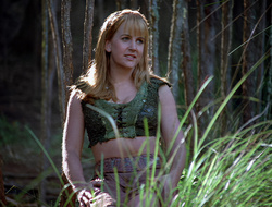 extant_XenaWarriorPrincess_2x15-ADayintheLife_00931