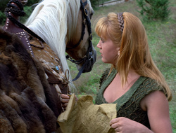 extant_XenaWarriorPrincess_2x15-ADayintheLife_01081