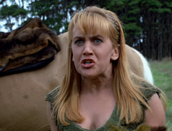 extant_XenaWarriorPrincess_2x15-ADayintheLife_01095