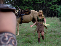 extant_XenaWarriorPrincess_2x15-ADayintheLife_01102