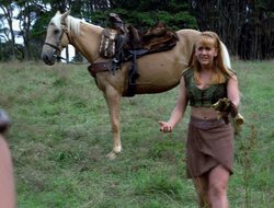 extant_XenaWarriorPrincess_2x15-ADayintheLife_01104