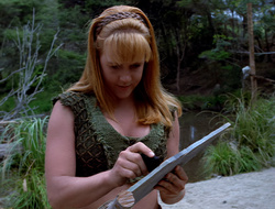 extant_XenaWarriorPrincess_2x15-ADayintheLife_01138