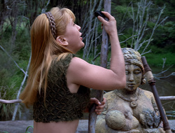 extant_XenaWarriorPrincess_2x15-ADayintheLife_01153