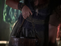 extant_XenaWarriorPrincess_2x15-ADayintheLife_01467