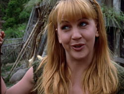 extant_XenaWarriorPrincess_2x15-ADayintheLife_02039