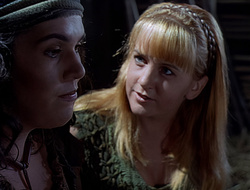 extant_XenaWarriorPrincess_2x15-ADayintheLife_02263