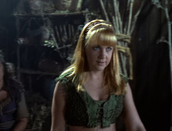 extant_XenaWarriorPrincess_2x15-ADayintheLife_02324