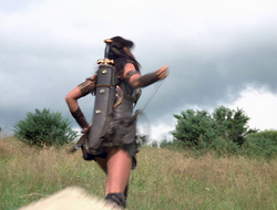 extant_XenaWarriorPrincess_2x15-ADayintheLife_02560