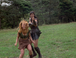 extant_XenaWarriorPrincess_2x15-ADayintheLife_02631