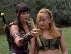 extant_XenaWarriorPrincess_2x15-ADayintheLife_02654