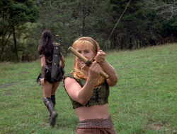 extant_XenaWarriorPrincess_2x15-ADayintheLife_02673
