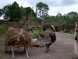 extant_XenaWarriorPrincess_2x15-ADayintheLife_02833