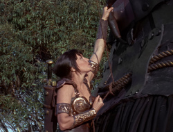 extant_XenaWarriorPrincess_2x15-ADayintheLife_03398