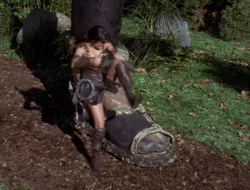 extant_XenaWarriorPrincess_2x15-ADayintheLife_03406
