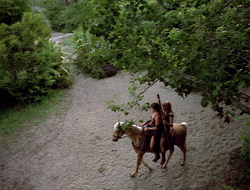 extant_XenaWarriorPrincess_2x16-ForHimtheBellTolls_00025