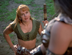 extant_XenaWarriorPrincess_2x16-ForHimtheBellTolls_00035