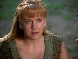 extant_XenaWarriorPrincess_2x16-ForHimtheBellTolls_00043