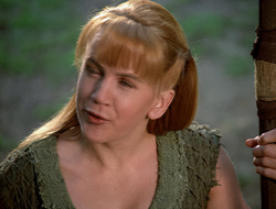 extant_XenaWarriorPrincess_2x16-ForHimtheBellTolls_00071