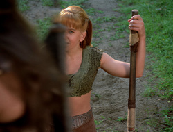 extant_XenaWarriorPrincess_2x16-ForHimtheBellTolls_00083