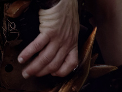 extant_XenaWarriorPrincess_2x16-ForHimtheBellTolls_00096
