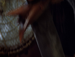 extant_XenaWarriorPrincess_2x16-ForHimtheBellTolls_00098