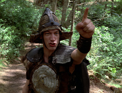 extant_XenaWarriorPrincess_2x16-ForHimtheBellTolls_00119