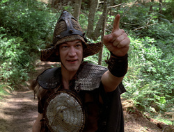 extant_XenaWarriorPrincess_2x16-ForHimtheBellTolls_00120
