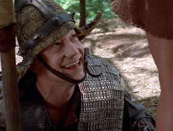 extant_XenaWarriorPrincess_2x16-ForHimtheBellTolls_00147