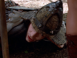 extant_XenaWarriorPrincess_2x16-ForHimtheBellTolls_00162