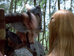 extant_XenaWarriorPrincess_2x16-ForHimtheBellTolls_00169