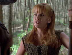 extant_XenaWarriorPrincess_2x16-ForHimtheBellTolls_00183