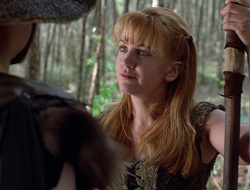 extant_XenaWarriorPrincess_2x16-ForHimtheBellTolls_00187