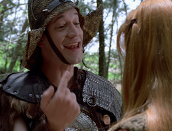 extant_XenaWarriorPrincess_2x16-ForHimtheBellTolls_00205