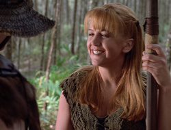 extant_XenaWarriorPrincess_2x16-ForHimtheBellTolls_00211