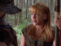 extant_XenaWarriorPrincess_2x16-ForHimtheBellTolls_00213