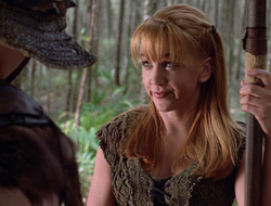 extant_XenaWarriorPrincess_2x16-ForHimtheBellTolls_00214
