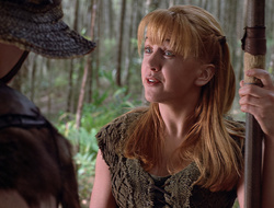 extant_XenaWarriorPrincess_2x16-ForHimtheBellTolls_00215