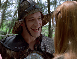 extant_XenaWarriorPrincess_2x16-ForHimtheBellTolls_00219