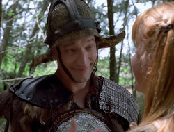 extant_XenaWarriorPrincess_2x16-ForHimtheBellTolls_00228