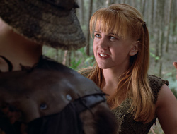 extant_XenaWarriorPrincess_2x16-ForHimtheBellTolls_00233